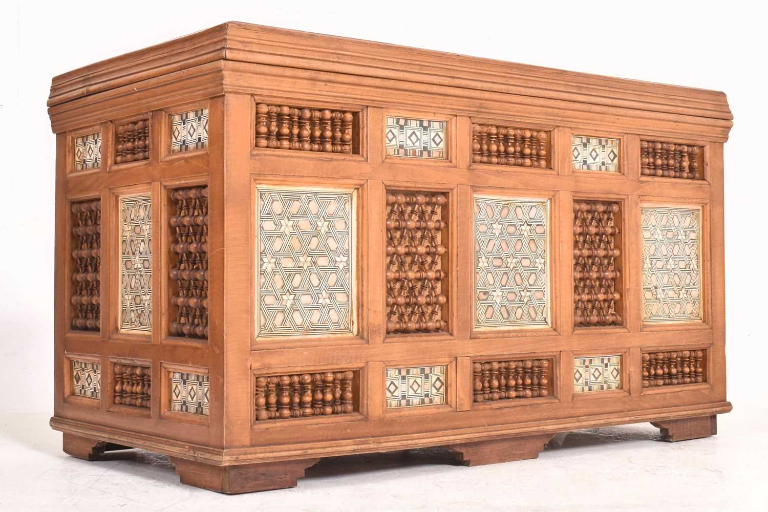Lot 587 - VINTAGE 20TH CENTURY MOORISH-STYLE COFFER CHEST
