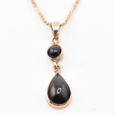 Lot 206 - HALLMARKED 9CT GOLD & ONYX PENDANT NECKLACE