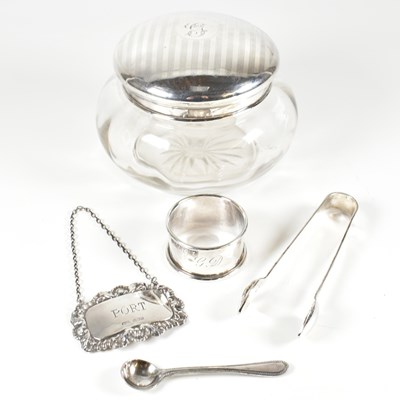 Lot 138 - GEORGE V HALLMARKED SILVER & GLASS DRESSING TABLE POT & OTHER ITEMS