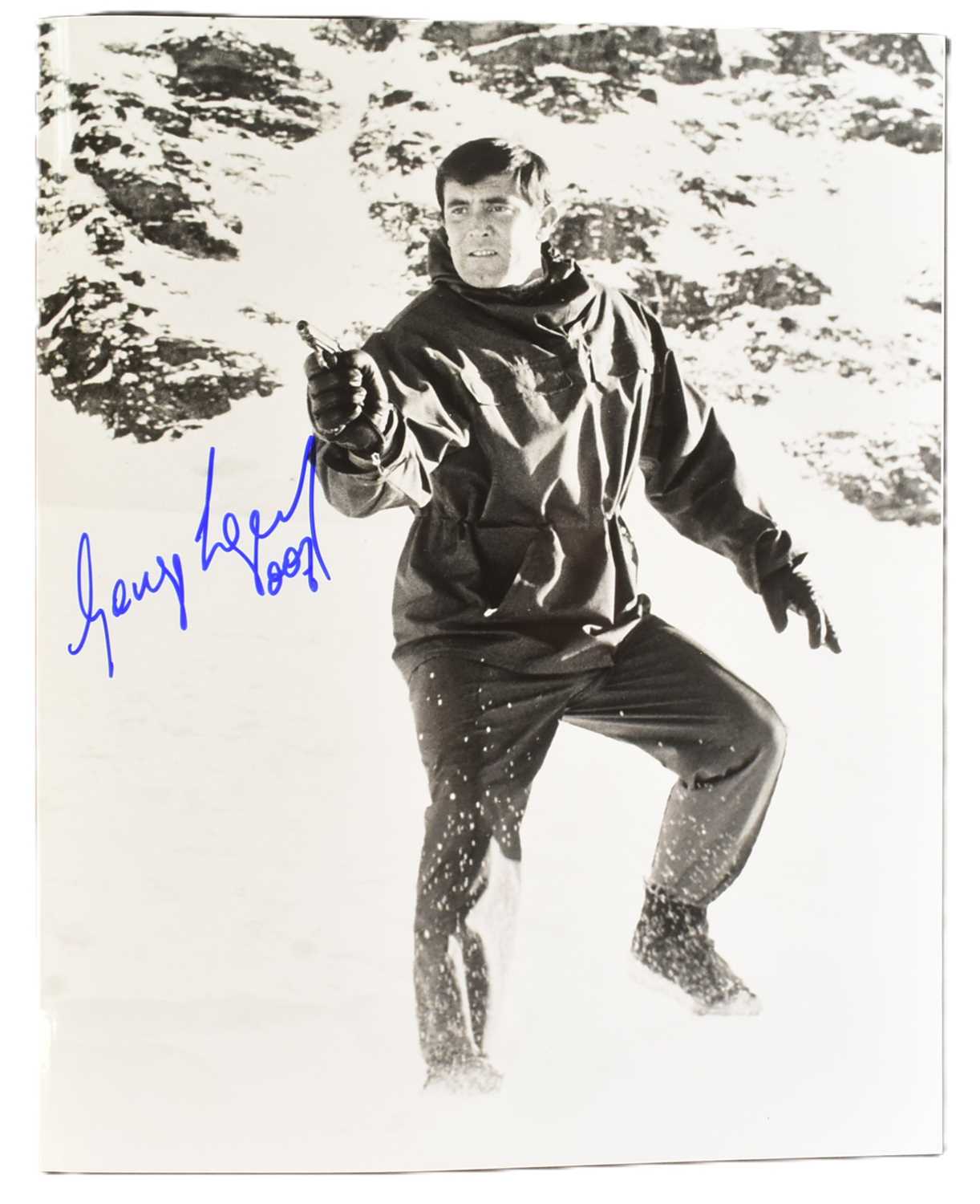 Lot 7 - JAMES BOND 007 - GEORGE LAZENBY - SIGNED 8X10" PHOTOGRAPH - UACC