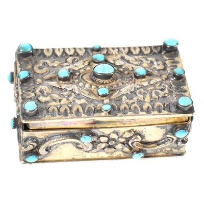 Lot 22 - ASIAN SILVER & TURQUOISE CABOCHON SET PILL / SNUFF BOX