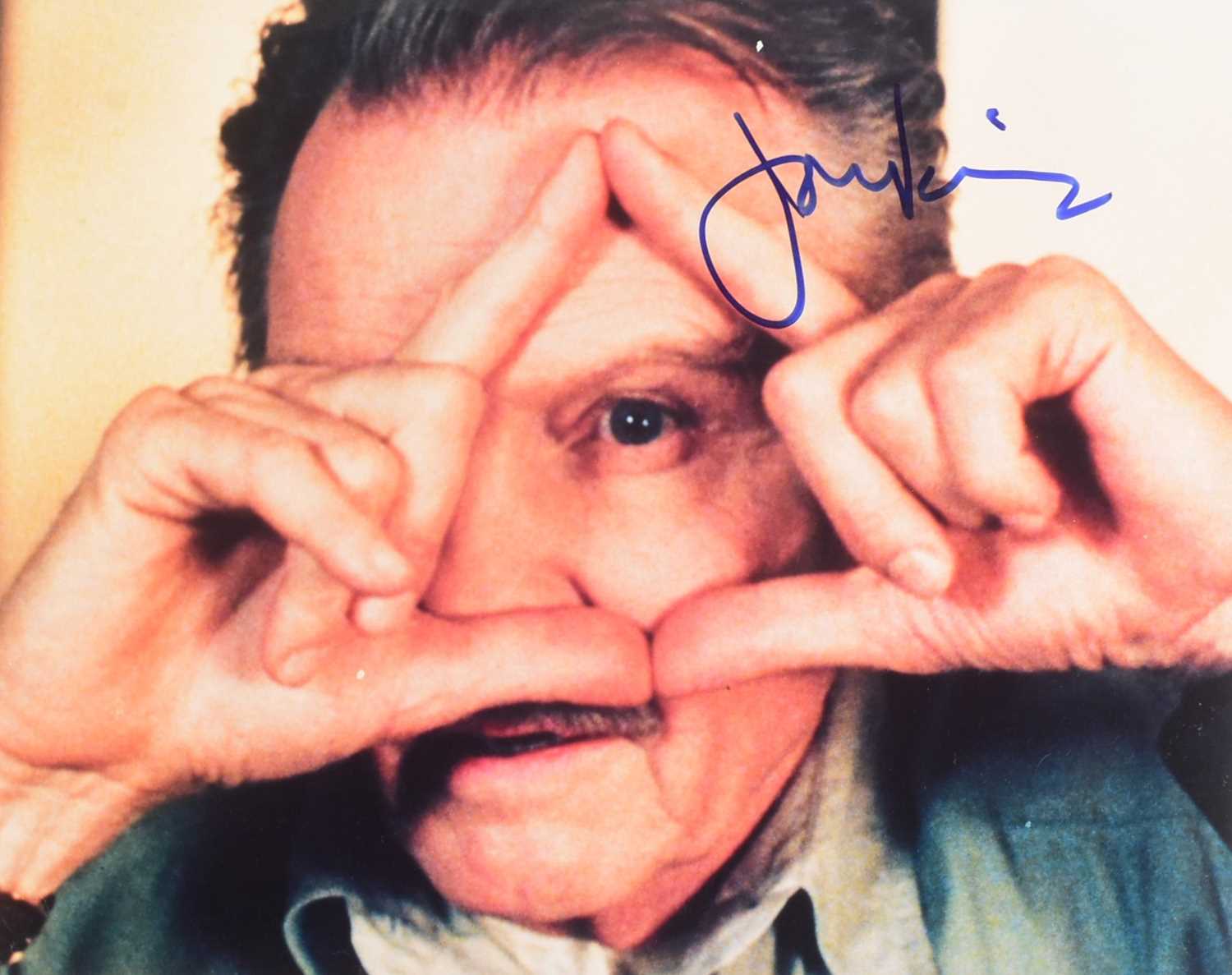 Lot 83 - JON VOIGHT - AMERICAN ACTOR - SIGNED 8X10" PHOTOGRAPH - AFTAL