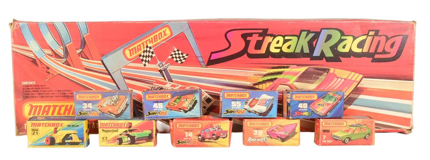 Lot 72 - DIECAST - MATCHBOX STREAK RACING SET & CARS