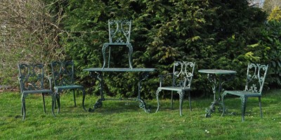 Lot 769 - VICTORIAN STYLE PAINTED CAST ALUMINIUM GARDEN SUITE