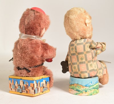 Lot 264 - TINPLATE TOYS - JAPANESE TINPLATE BATTERY OPERATED TOYS