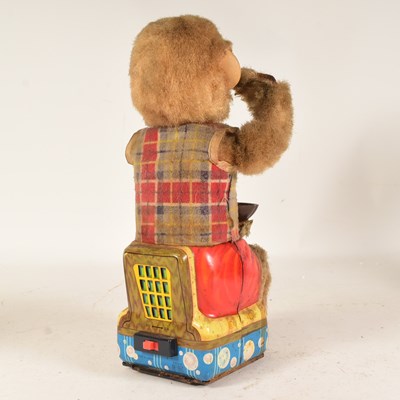 Lot 264 - TINPLATE TOYS - JAPANESE TINPLATE BATTERY OPERATED TOYS