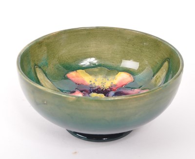 Lot 113 - MOORCROFT - EARLY 20TH CENTURY CERAMIC POTTERY ORCHID BOWL