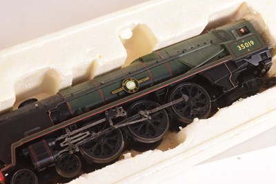 Lot 7 - MODEL RAILWAY - HORNBY MERCHANT NAVY CLASS LOCOMOTIVE
