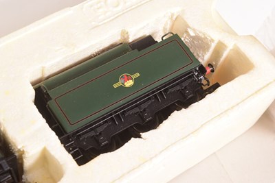 Lot 7 - MODEL RAILWAY - HORNBY MERCHANT NAVY CLASS LOCOMOTIVE