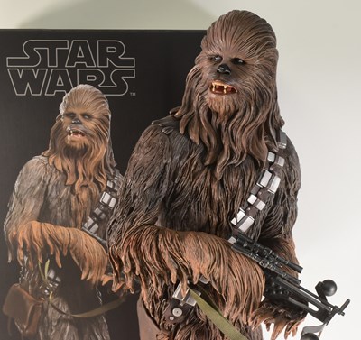 Lot 20 - STAR WARS - SIDESHOW COLLECTIBLES - PREMIUM FORMAT CHEWBACCA STATUE