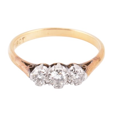 Lot 357 - 18CT GOLD & PLATINUM DIAMOND TRILOGY RING