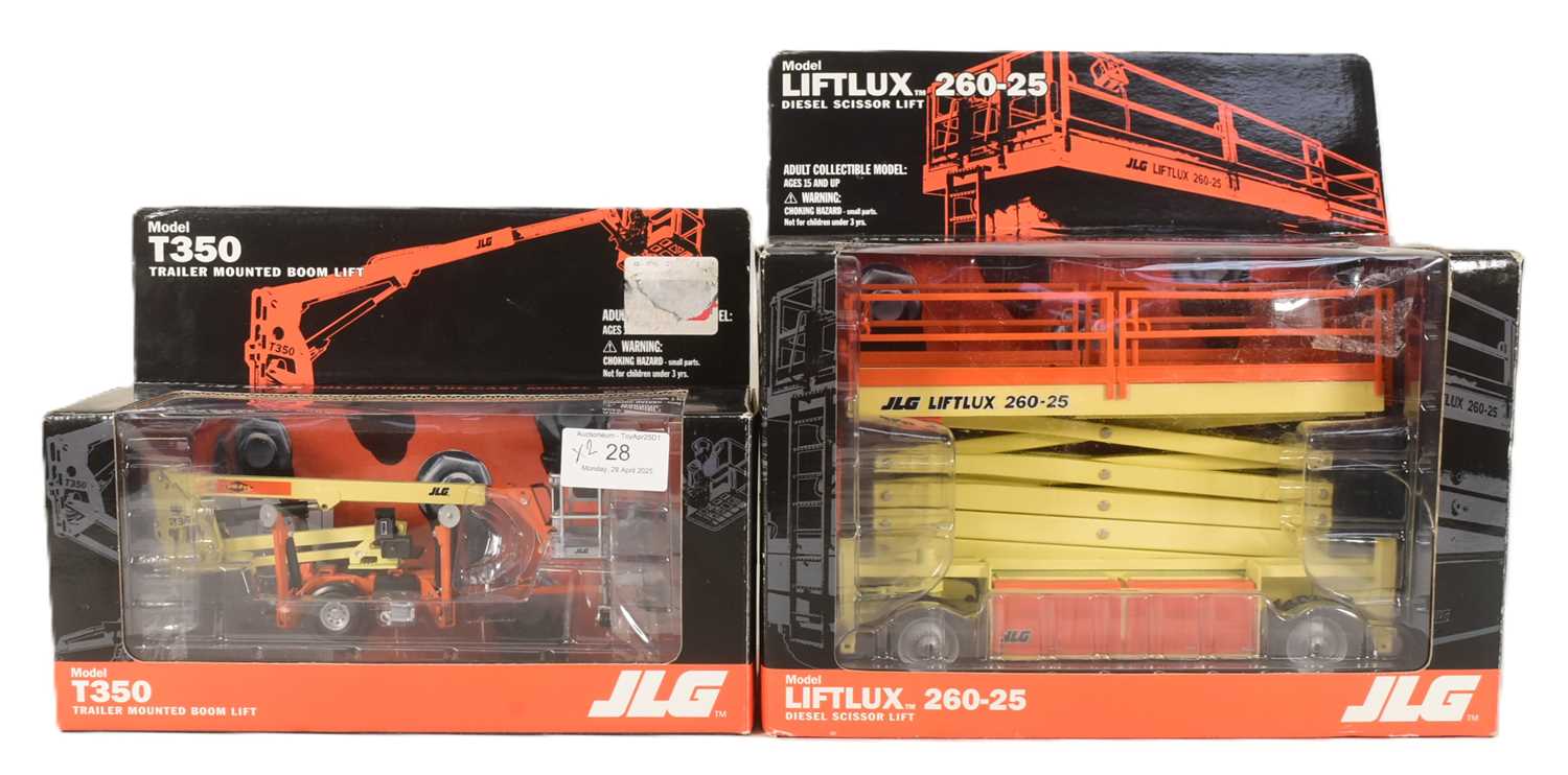 Lot 28 - DIECAST - JLG 1/32 SCALE MODEL REPLICAS