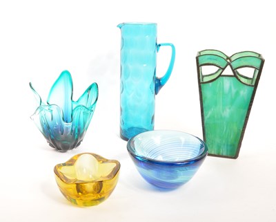 Lot 104 - COLLECTION OF 20TH CENTURY BLUE GLASS ITEMS