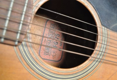 Lot 414 - YAMAHA - 1970S VINTAGE FG-75 ACOUSTIC GUITAR