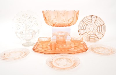 Lot 133 - COLLECTION OF 1930S / 40S ART DECO PEACH GLASS ITEMS