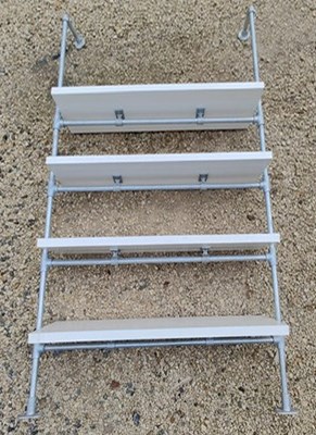 Lot 316 - LARGE CONTEMPORARY INDUSTRIAL SHELVING SYSTEM