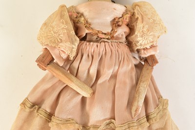 Lot 11 - DOLLS - VICTORIAN WOODEN GRODNERTAL PEG DOLL