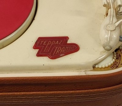 Lot 108 - VINTAGE FRENCH ELECTROPHONE RECORD PLAYER