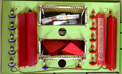 Lot 278 - SUBBUTEO - VINTAGE SUBBUTEO TABLE TOP FOOTBALL GAME