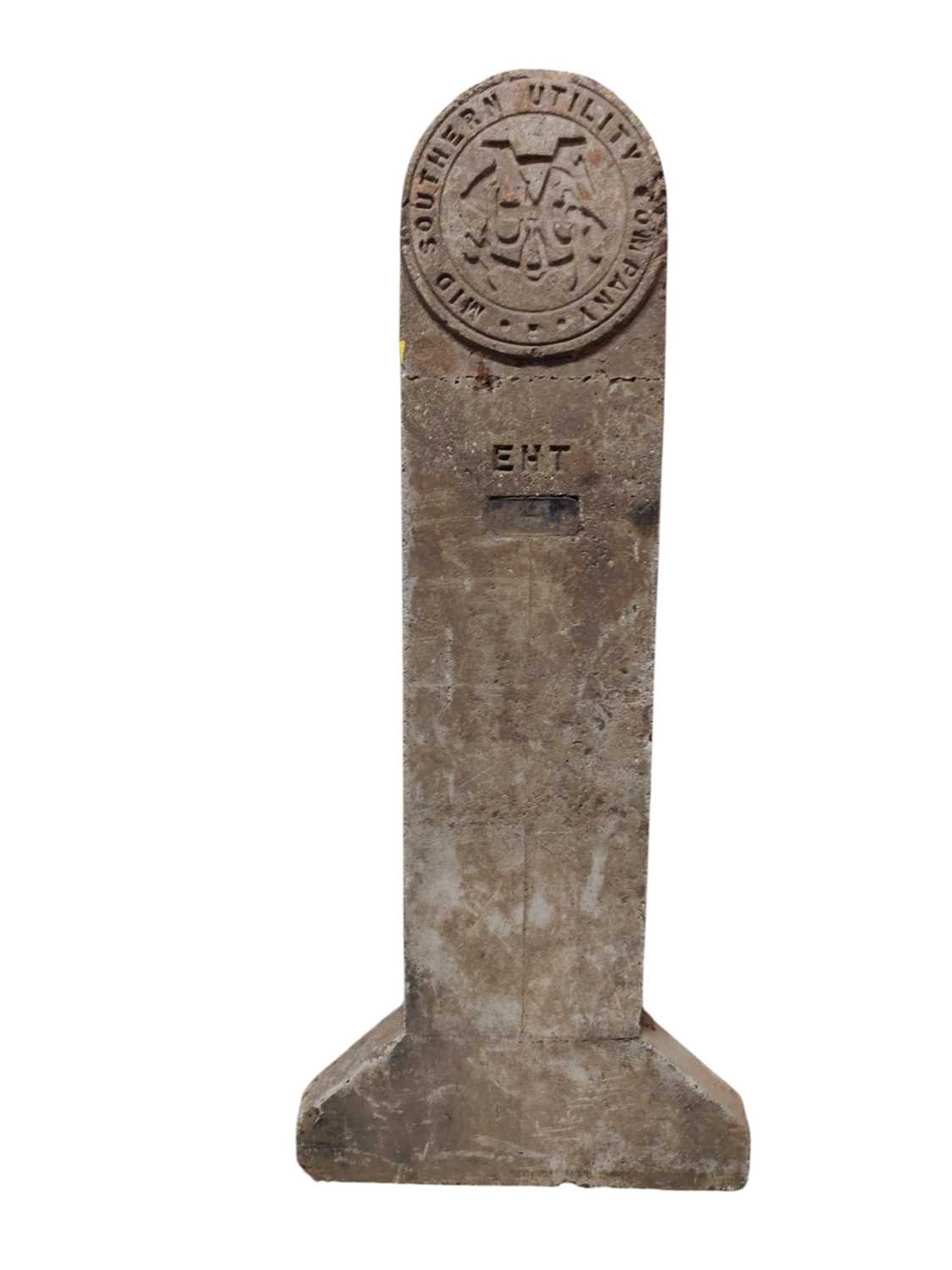 Lot 177 - MID SOUTHERN UTILITY COMPANY CONCRETE CABLE MARKER POST