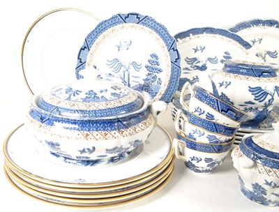 Lot 104 - 20TH CENTURY BOOTHS REAL OLD WILLOW TEA SERVICE WITH DOULTON PLATES