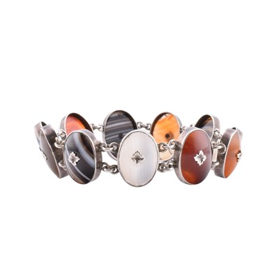 Lot 23 - 19TH CENTURY SCOTTISH AGATE SPECIMEN BRACELET