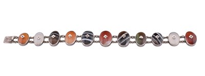 Lot 23 - 19TH CENTURY SCOTTISH AGATE SPECIMEN BRACELET
