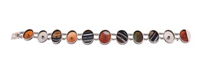 Lot 23 - 19TH CENTURY SCOTTISH AGATE SPECIMEN BRACELET