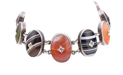 Lot 23 - 19TH CENTURY SCOTTISH AGATE SPECIMEN BRACELET