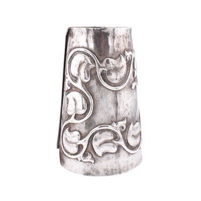 Lot 24 - AN ARTS & CRAFTS WHITE METAL CUFF BANGLE