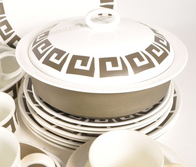 Lot 444 - WEDGWOOD - LATE 20TH CENTURY SUSIE COOPER "KEYSTONE" DINNER SERVICE