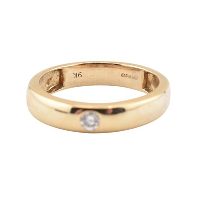 Lot 363 - HALLMARKED 9CT GOLD & WHITE STONE BAND RING