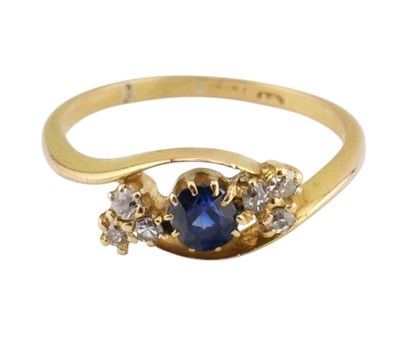 Lot 330 - EARLY 20TH CENTURY 18CT GOLD SAPPHIRE & DIAMOND CROSSOVER RING