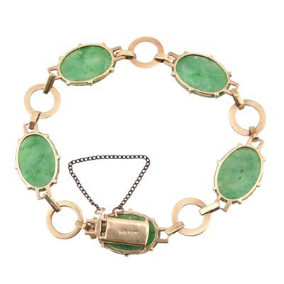 Lot 73 - 9CT GOLD & CARVED JADE PANEL BRACELET