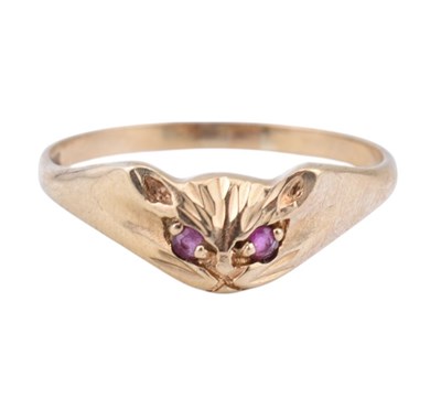 Lot 175 - HALLMARKED 9CT GOLD & RUBY CAT RING