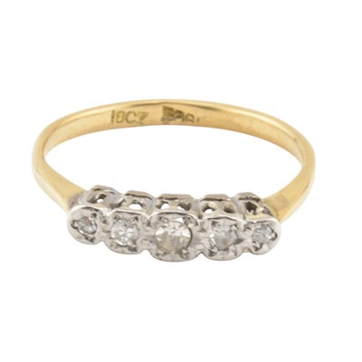 Lot 336 - 18CT GOLD & DIAMOND FIVE STONE RING