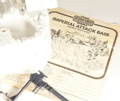 Lot 25 - STAR WARS - VINTAGE KENNER 'IMPERIAL ATTACK BASE' PLAYSET
