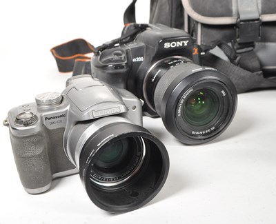 Lot 490 - COLLECTION OF DIGITAL CAMERAS & HANDYCAMS
