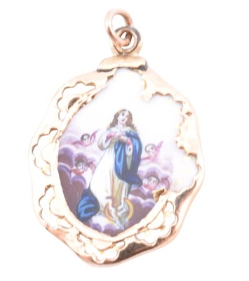 Lot 414 - 19TH CENTURY PORCELAIN, ENAMEL & GOLD PLATED PENDANT - SANCTA MARIA