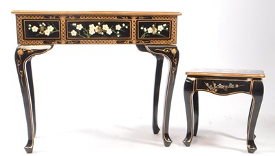 Lot 695 - CONTEMPORARY CHINOISERIE BLACK LACQUER & GILT CONSOLE TABLE