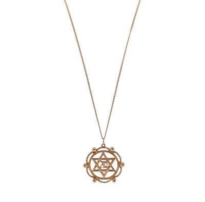 Lot 114 - 18CT GOLD NECKLACE & 9CT GOLD MASONIC PENDANT