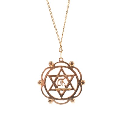 Lot 114 - 18CT GOLD NECKLACE & 9CT GOLD MASONIC PENDANT