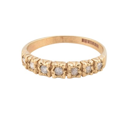 Lot 426 - HALLMARKED 9CT GOLD SEVEN STONE DIAMOND RING