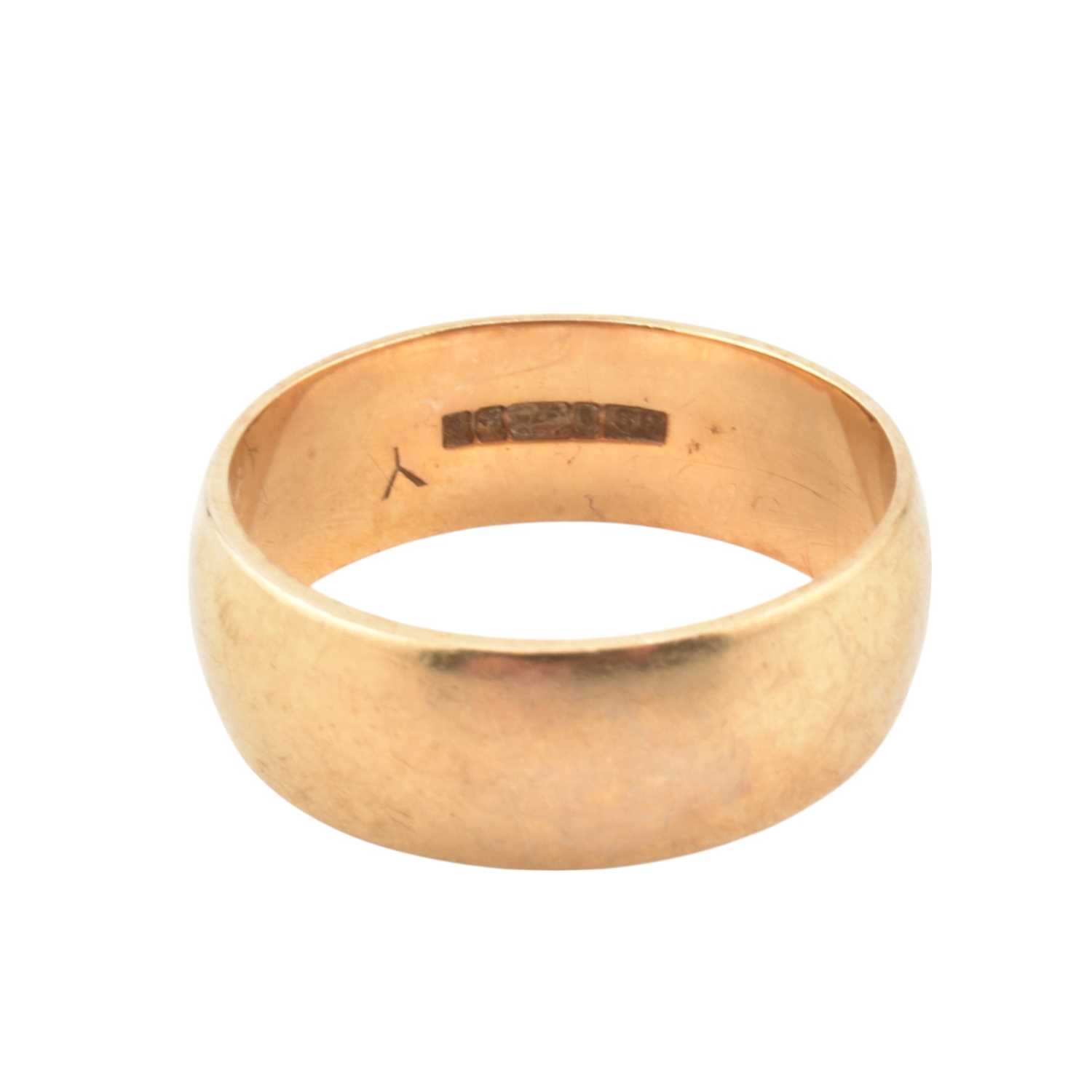 Lot 367 - HALLMARKED 9CT GOLD BAND RING