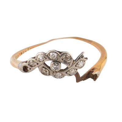 Lot 410 - 18CT GOLD & DIAMOND CROSS OVER RING (AF)