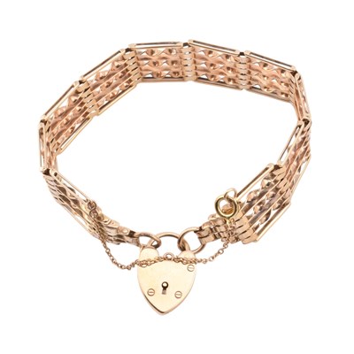 Lot 407 - HALLMARKED 9CT GOLD GATE LINK BRACELET & HEART PADLOCK
