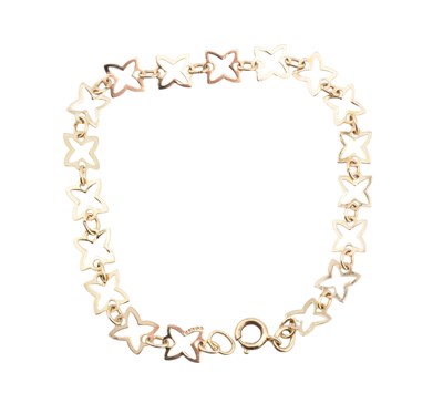 Lot 348 - 9CT GOLD FLOWER LINK BRACELET