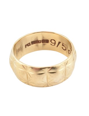 Lot 434 - HALLMARKED 9CT GOLD BAND RING