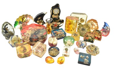 Lot 565 - LARGE COLLECTION OF VINTAGE LUCITE MARINE THEME TRINKETS / DISPLAYS