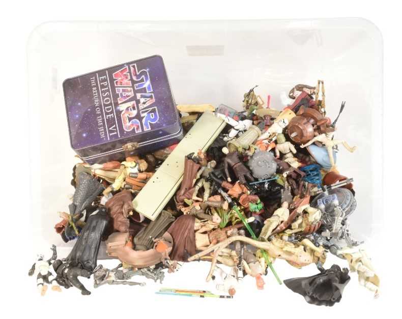 Lot 39 - STAR WARS - COLLECTION OF HASBRO / KENNER ACTION FIGURES